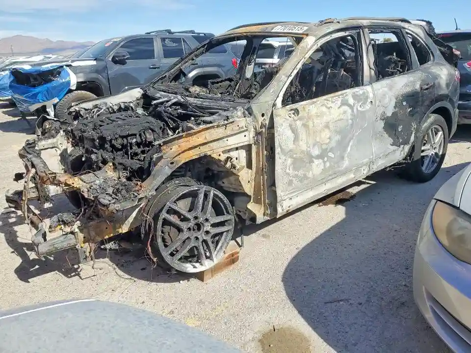 WP1AA2A20GKA14748 2016 PORSCHE CAYENNE-0