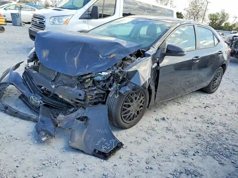 5YFBURHE5JP803184 2018 TOYOTA COROLLA-0