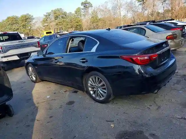 JN1EV7AP2JM358371 2018 INFINITI Q50-1