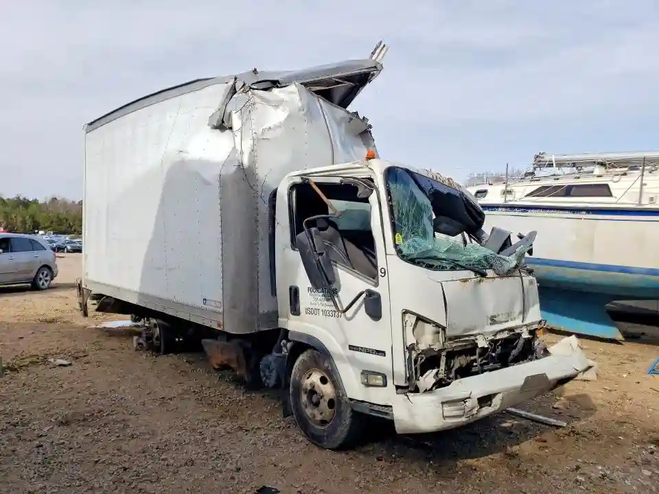 JALC4W160B7001777 2011 ISUZU NPR-3