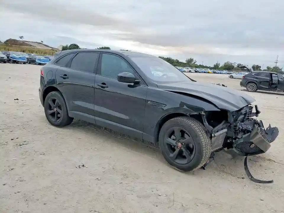 SADCJ2FX9LA618303 2020 JAGUAR F-PACE-3