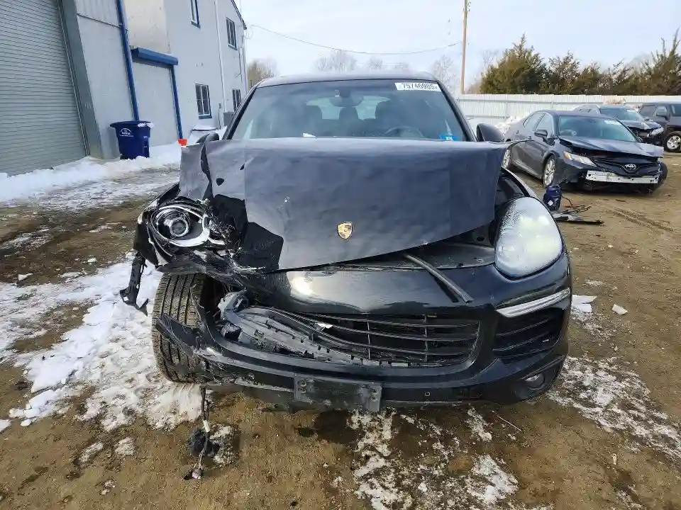 WP1AA2A20GKA12689 2016 PORSCHE CAYENNE-4