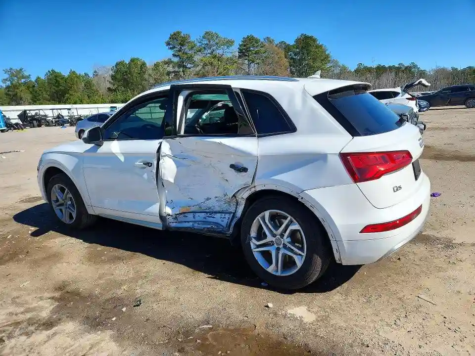 WA1ANAFY6J2226147 2018 AUDI Q5-1