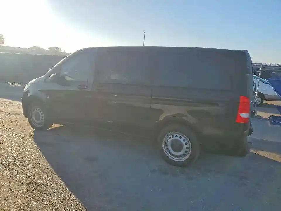 WD4PG2EE3J3411909 2018 MERCEDES-BENZ METRIS-1