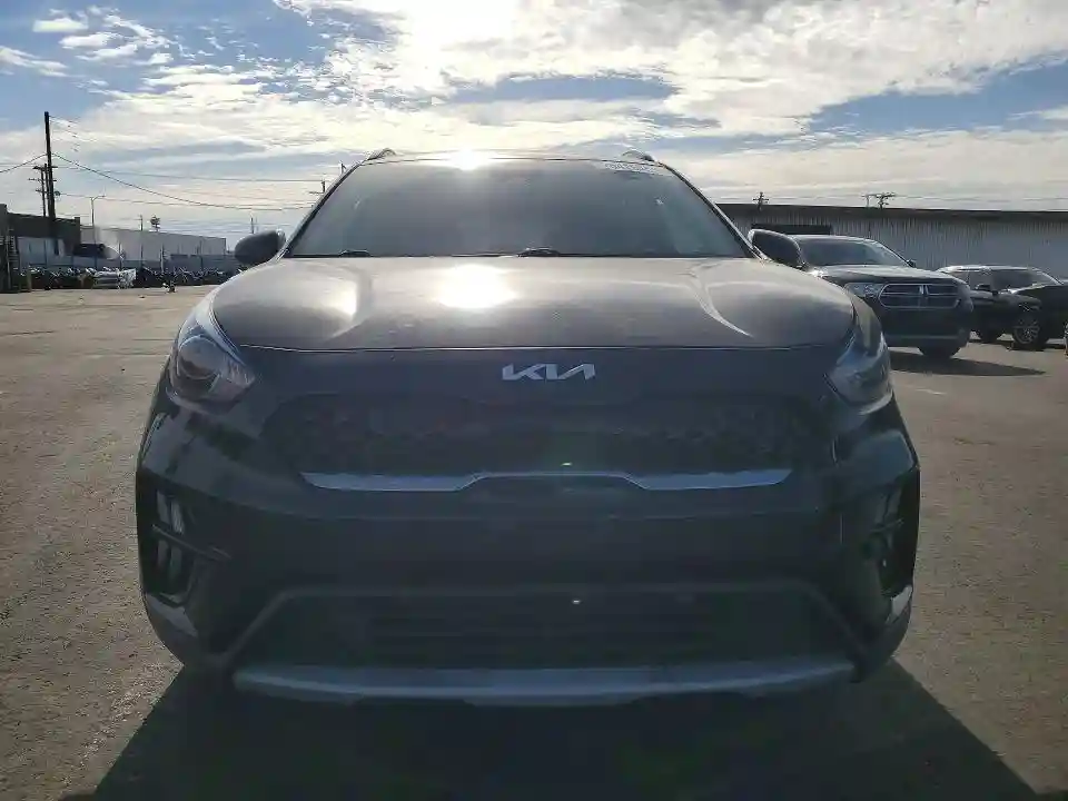 KNDCB3LC7N5548389 2022 KIA NIRO-4
