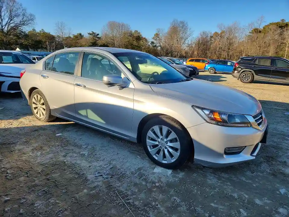 1HGCR2F82DA130777 2013 HONDA ACCORD-3