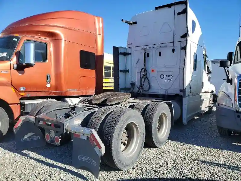 1FUJHHDR8NLMY3109 2022 FREIGHTLINER ALL OTHER-3