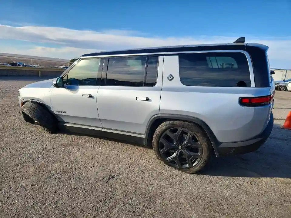 7PDSGBBA1SN064469 2025 RIVIAN RIS-1