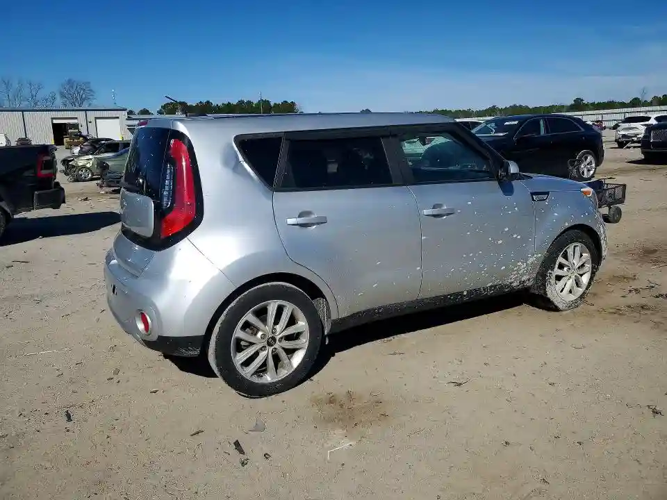 KNDJP3A58J7606912 2018 KIA SOUL-2