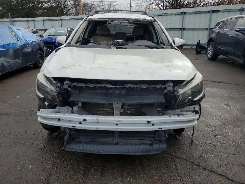4S4BSAFC5J3259735 2018 SUBARU OUTBACK-4