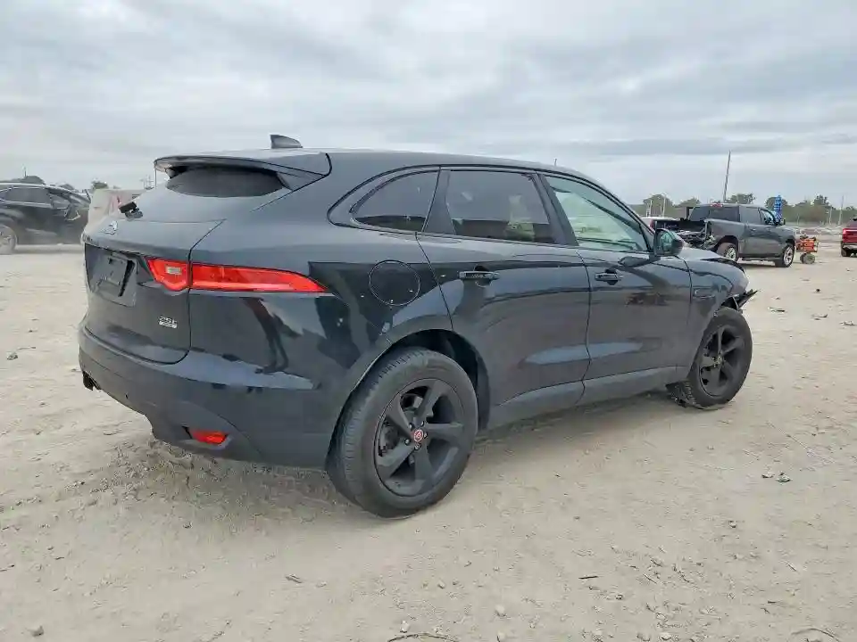 SADCJ2FX9LA618303 2020 JAGUAR F-PACE-2