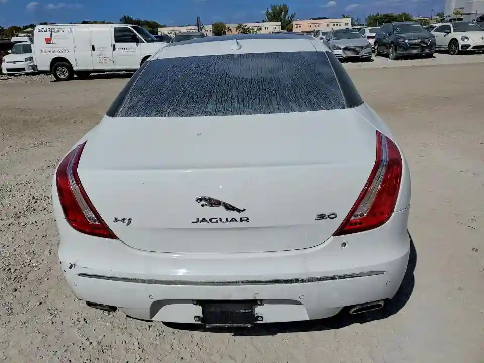SAJWA1CZ3E8V66221 2014 JAGUAR XJ-5