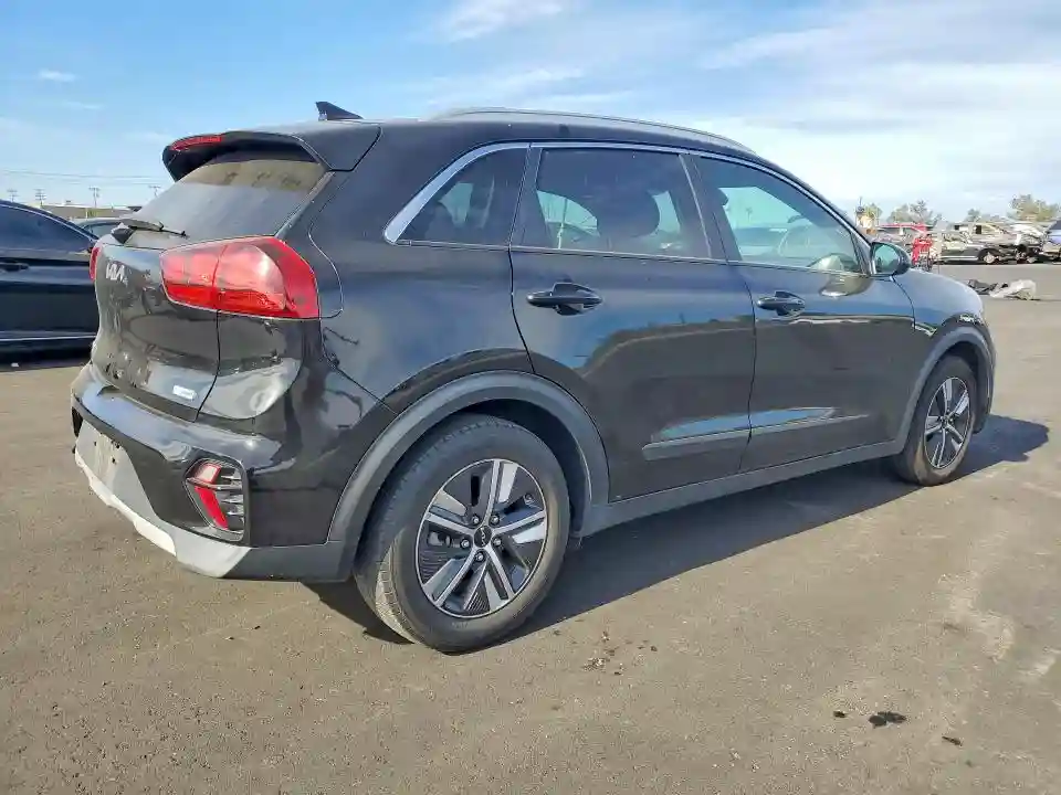 KNDCB3LC7N5548389 2022 KIA NIRO-2