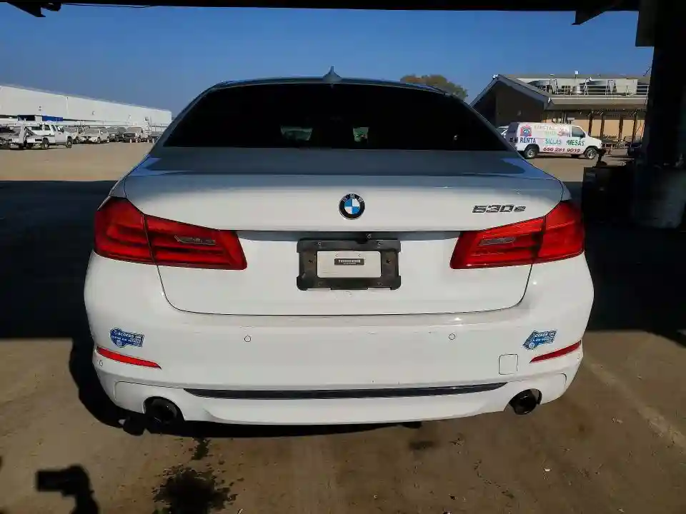 WBAJB1C57JB374801 2018 BMW 5 SERIES-5