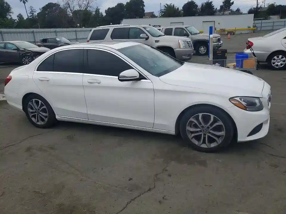 55SWF4JB9JU258583 2018 MERCEDES-BENZ C-CLASS-3