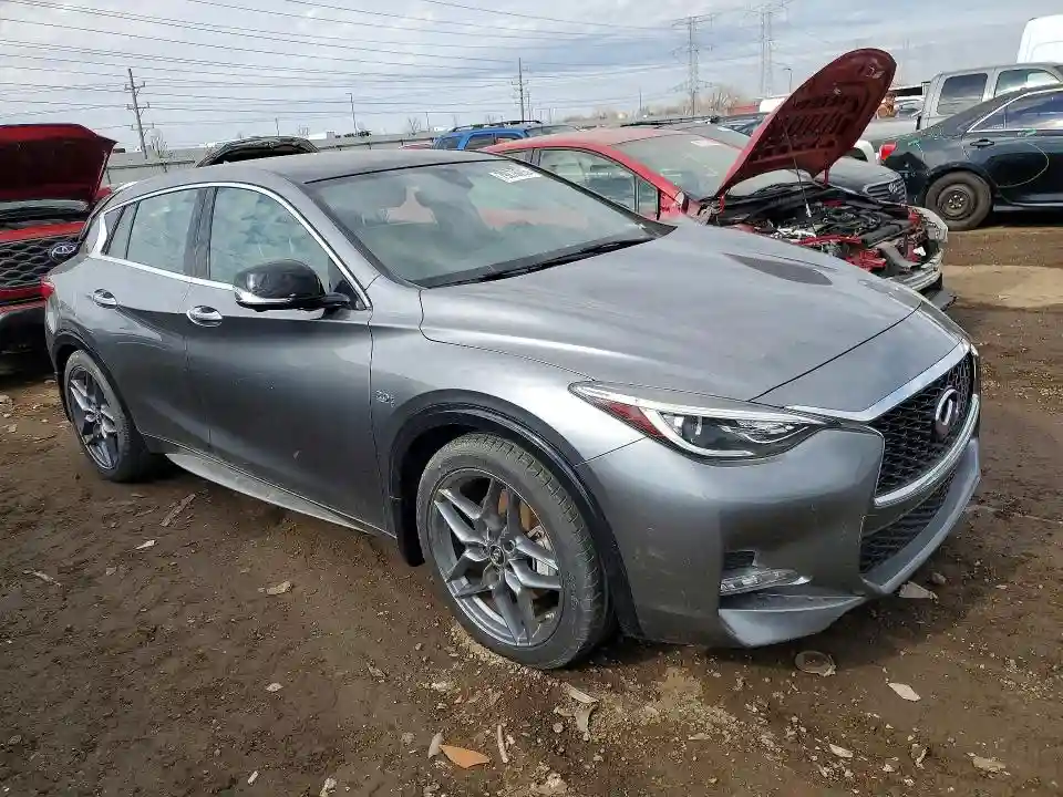 SJKCH5CP4JA046581 2018 INFINITI QX30 SPORT-3