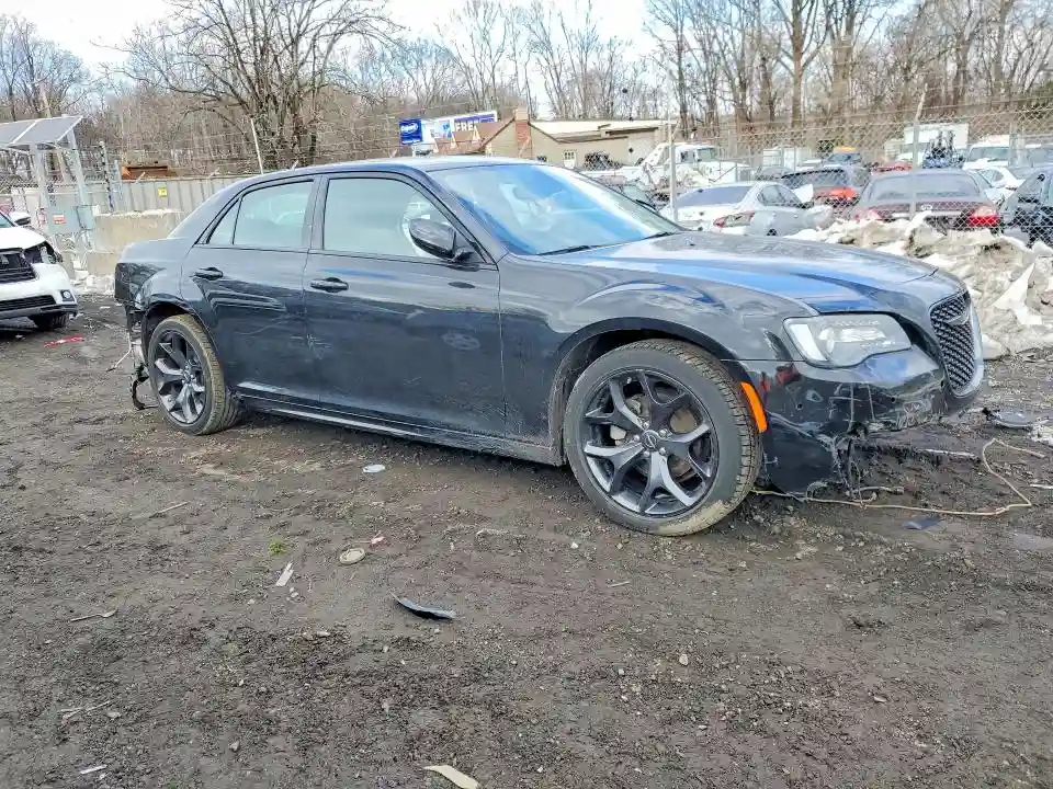 2C3CCADG8PH654045 2023 CHRYSLER 300-3