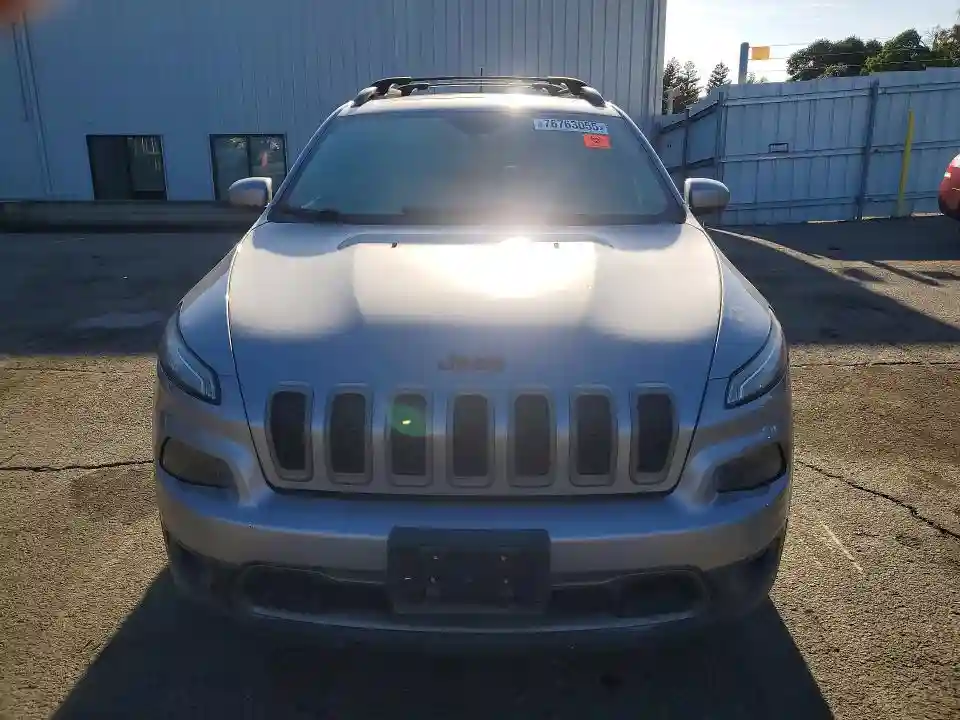 1C4PJLCB7HW510302 2017 JEEP GRAND CHEROKEE-4