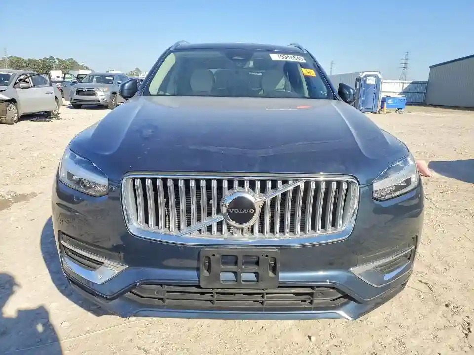 YV4M12PJ9S1318167 2025 VOLVO XC90-4