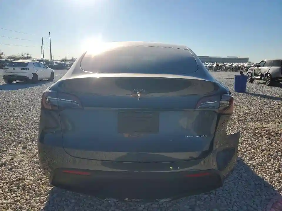 7SAYGAEE9PF847669 2023 TESLA MODEL Y-5
