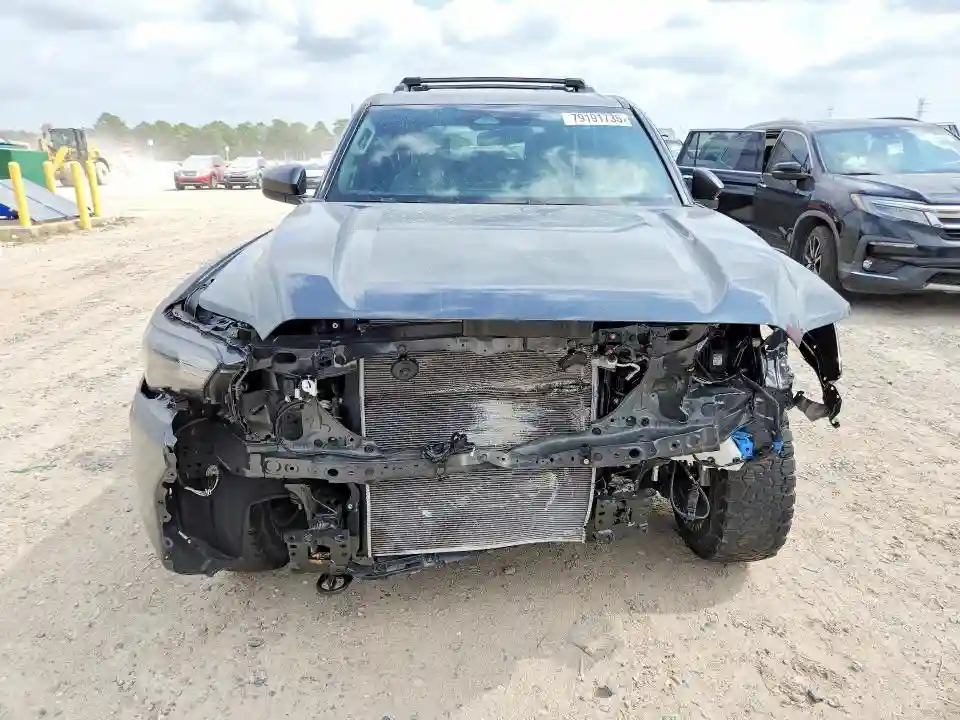 JTEVA5AR3S5005062 2025 TOYOTA 4RUNNER-4