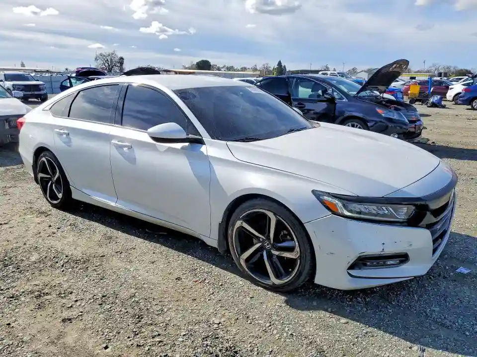 1HGCV1F34JA221328 2018 HONDA ACCORD-3