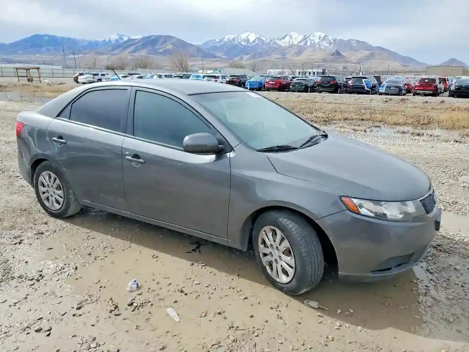 KNAFU4A22D5728432 2013 KIA FORTE-3