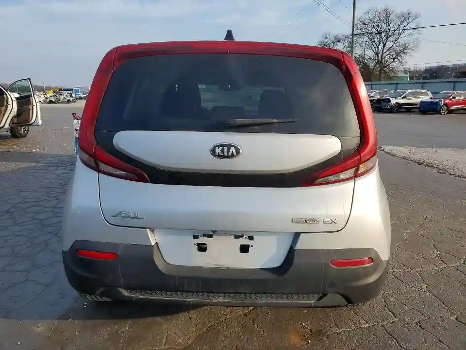 KNDJ33AU3M7737141 2021 KIA SOUL-5