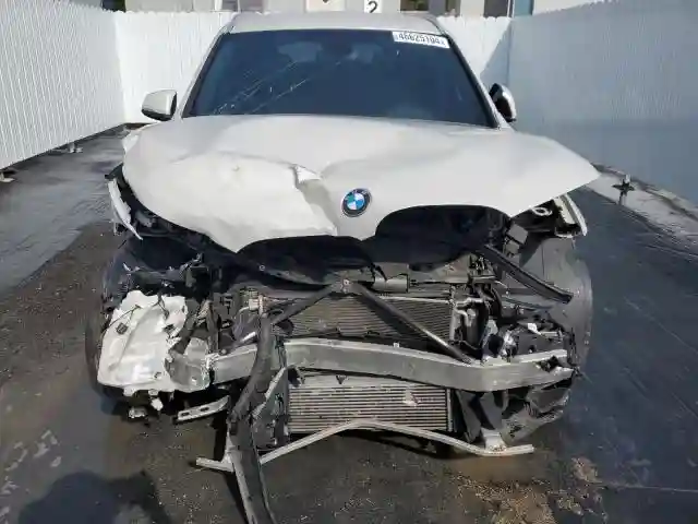 WBXHU7C37J5H41522 2018 BMW X1-4