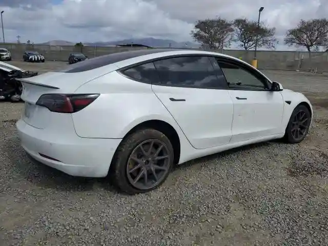 5YJ3E1EA0JF052009 2018 TESLA MODEL 3-2
