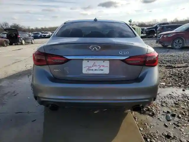 JN1CV7AR5JM490047 2018 INFINITI Q50-5