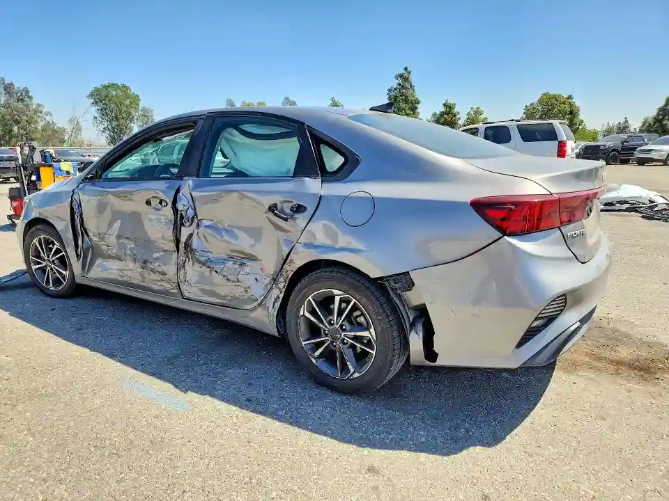 3KPF24AD0NE489561 2022 KIA FORTE-1