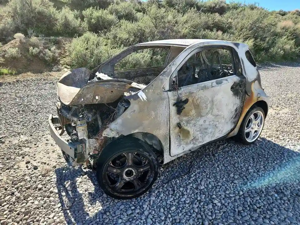 JTNJJXB09EJ029811 2014 SCION IQ BASE-0