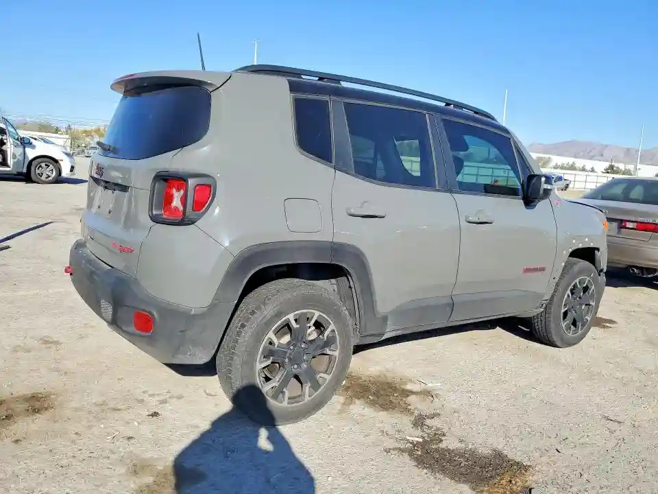 ZACNJDC11PPP23677 2023 JEEP RENEGADE-2