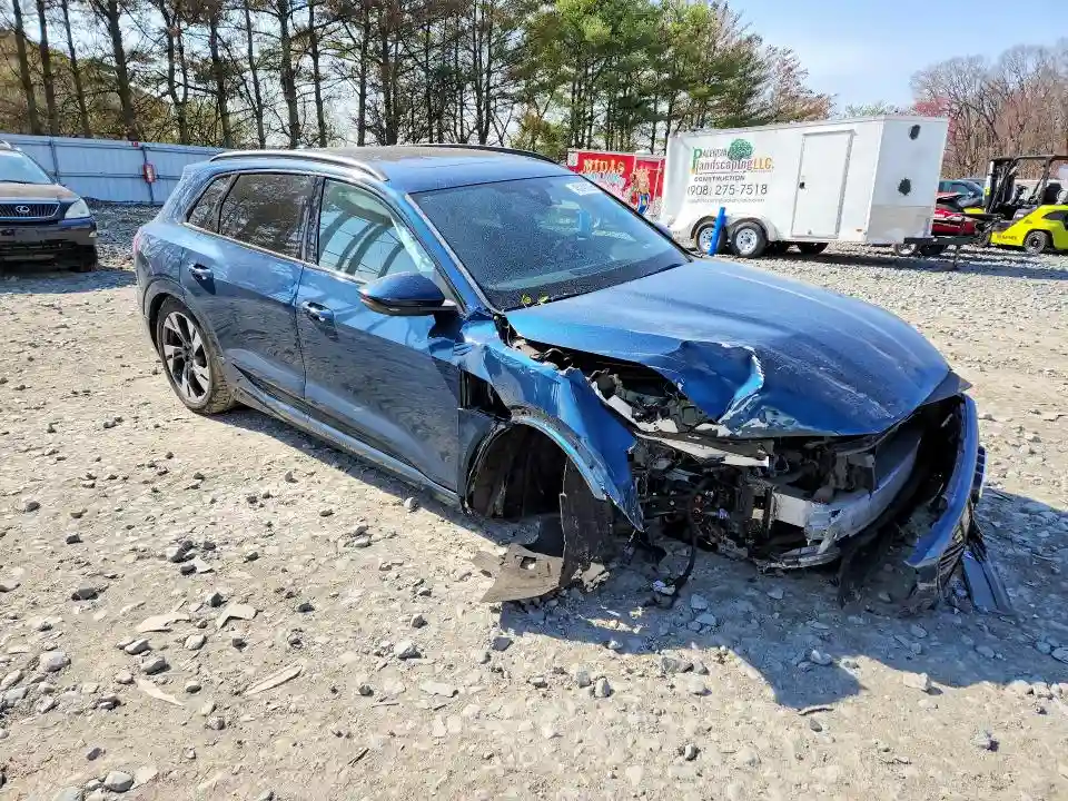 WA1AAAGE3PB019627 2023 AUDI E-TRON-3