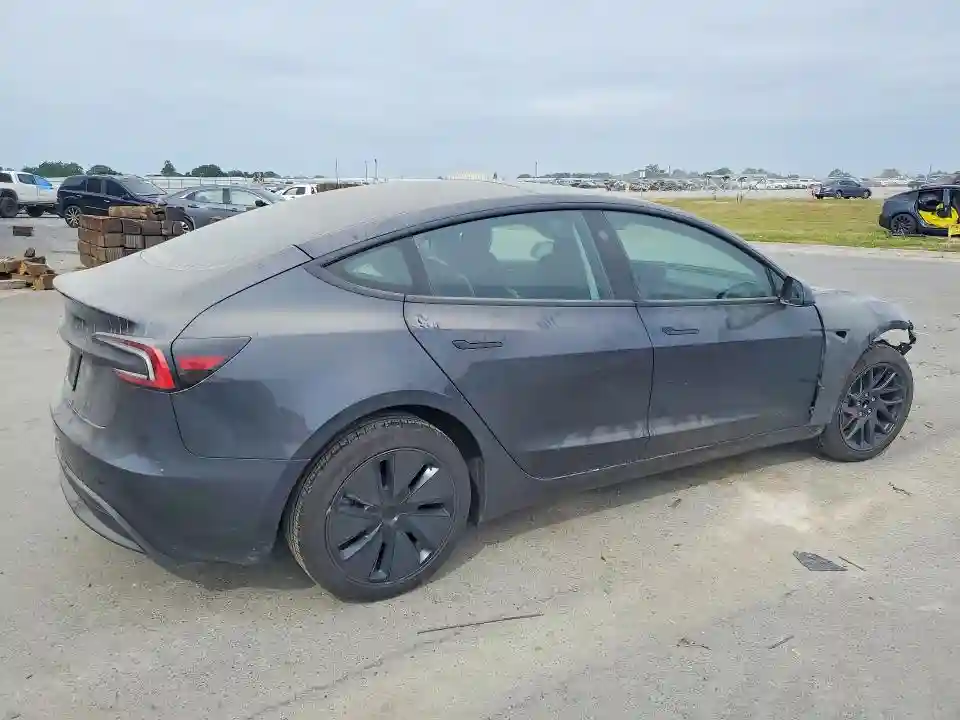 5YJ3E1EA3SF993097 2025 TESLA MODEL 3-2