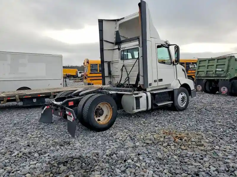 4V4N39TG0HN988104 2017 VOLVO VN-3