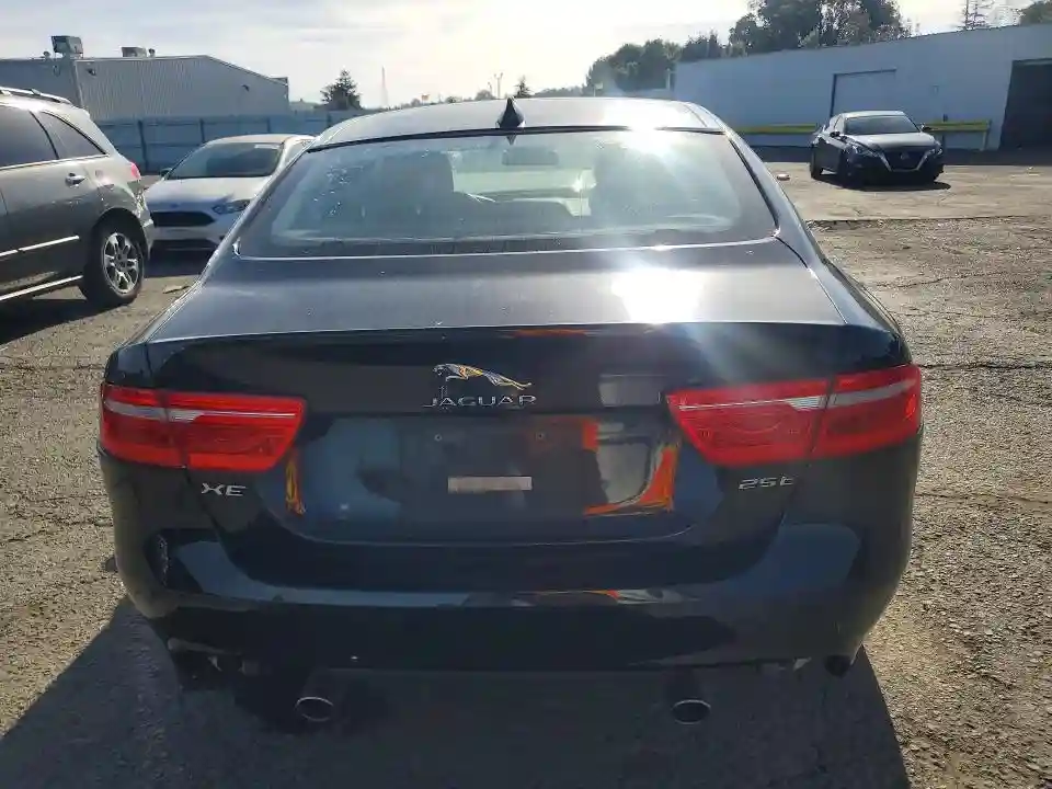 SAJAR4BG5HA966525 2017 JAGUAR XE-5