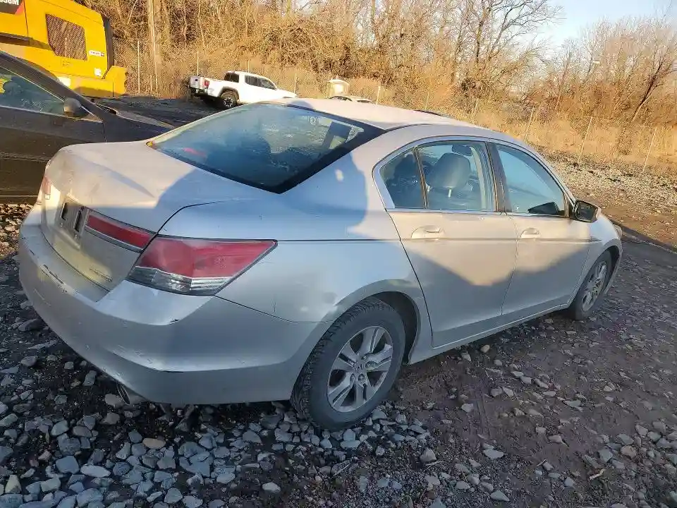 1HGCP2F61CA152532 2012 HONDA ACCORD-2