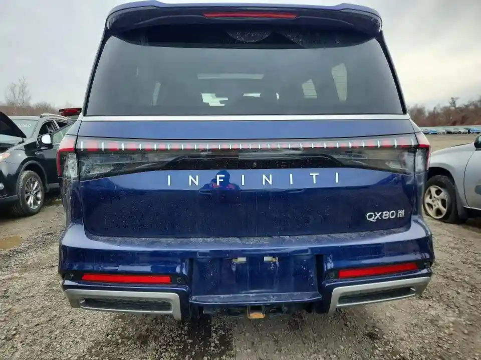 JN8AZ3BE5S9700278 2025 INFINITI QX80-5