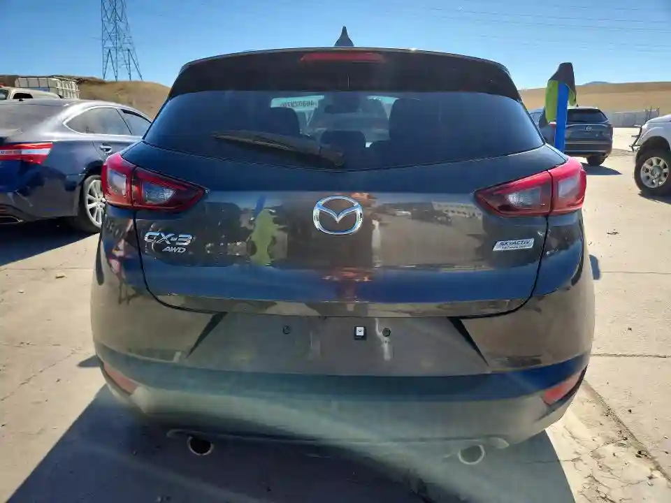 JM1DKFC77J0313958 2018 MAZDA CX-3-5