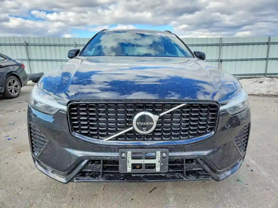 YV4M12RM5S1051312 2025 VOLVO XC60-4