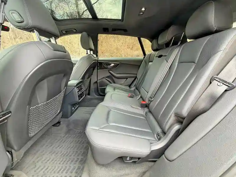 WA1BVAF19KD039112 2019 AUDI Q8-5