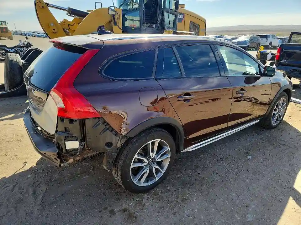 YV440MWK1J2049003 2018 VOLVO V60-2
