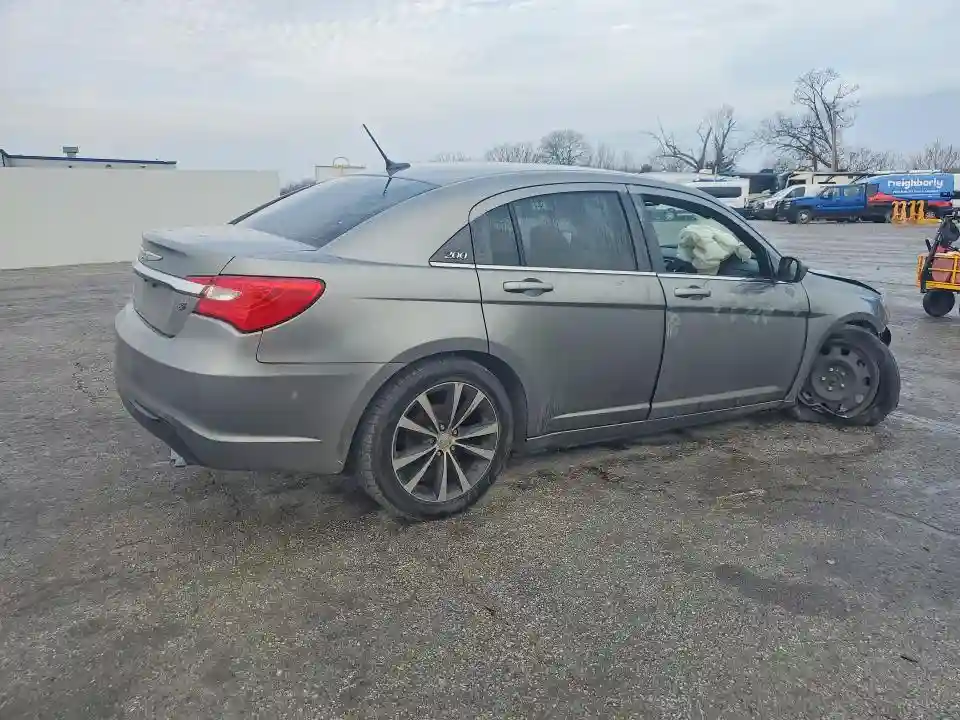 1C3CCBBG1DN718261 2013 CHRYSLER 200-2