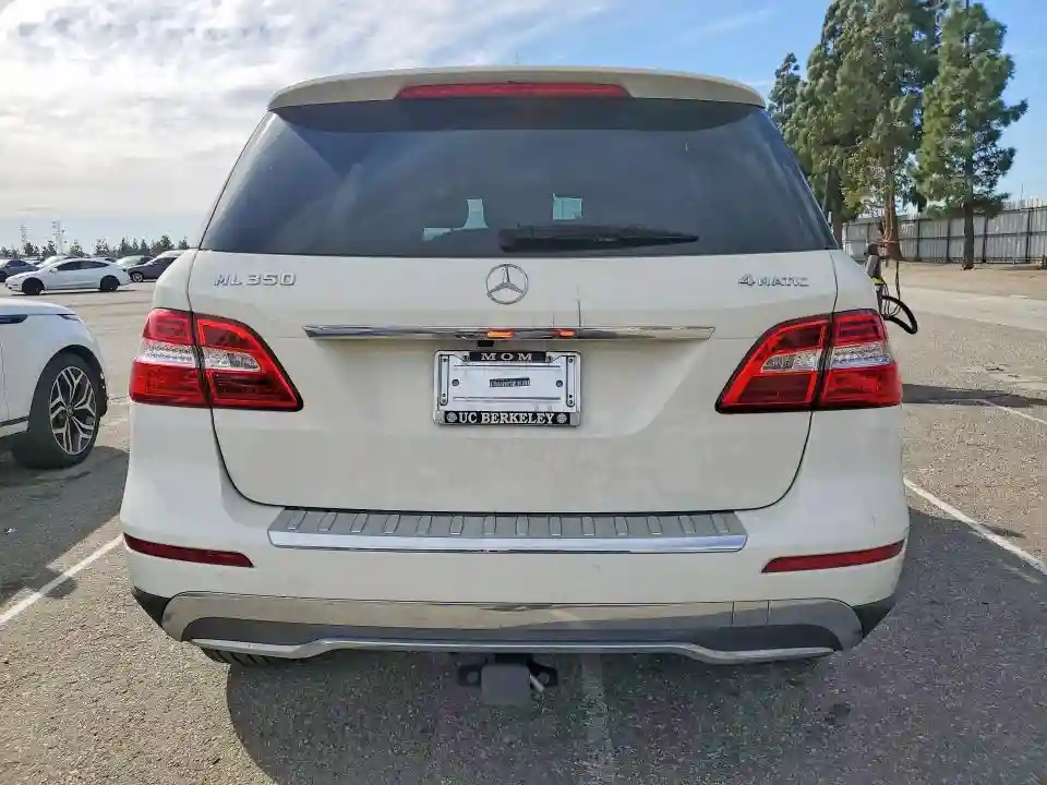 4JGDA5HB8CA039043 2012 MERCEDES-BENZ M-CLASS-5