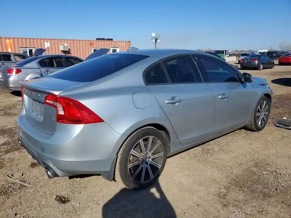 YV126MFL9H2421404 2017 VOLVO S60-2