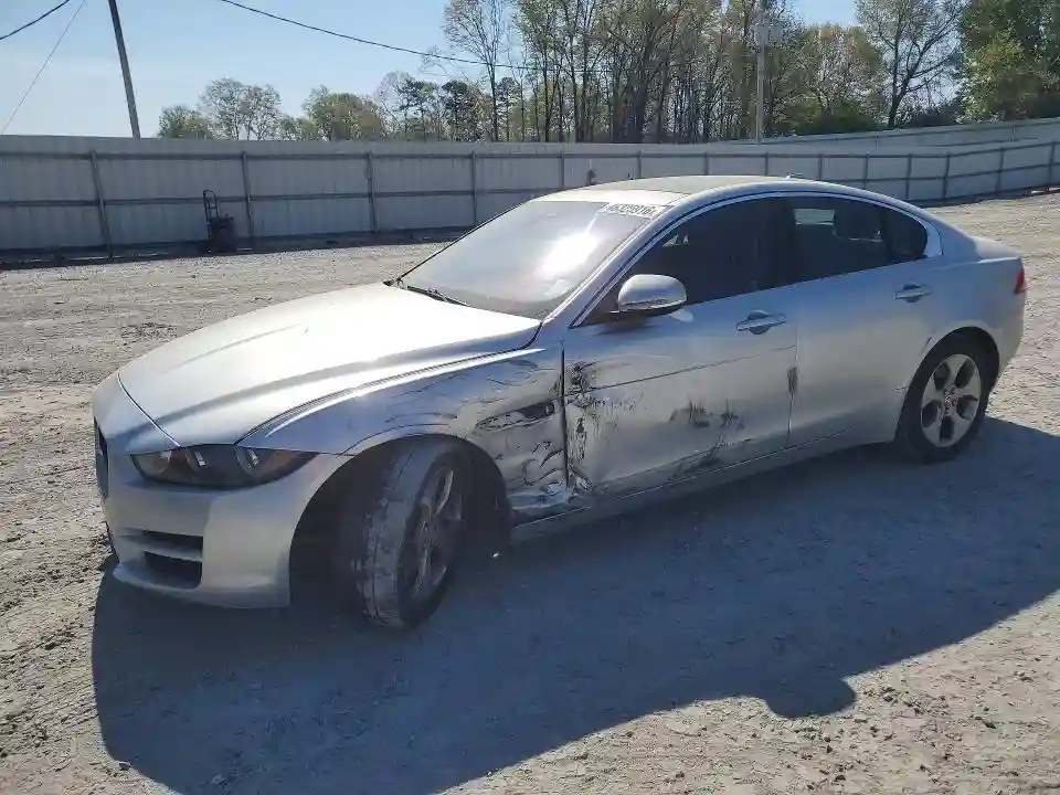 SAJAS4FX4JCP20235 2018 JAGUAR XE-0