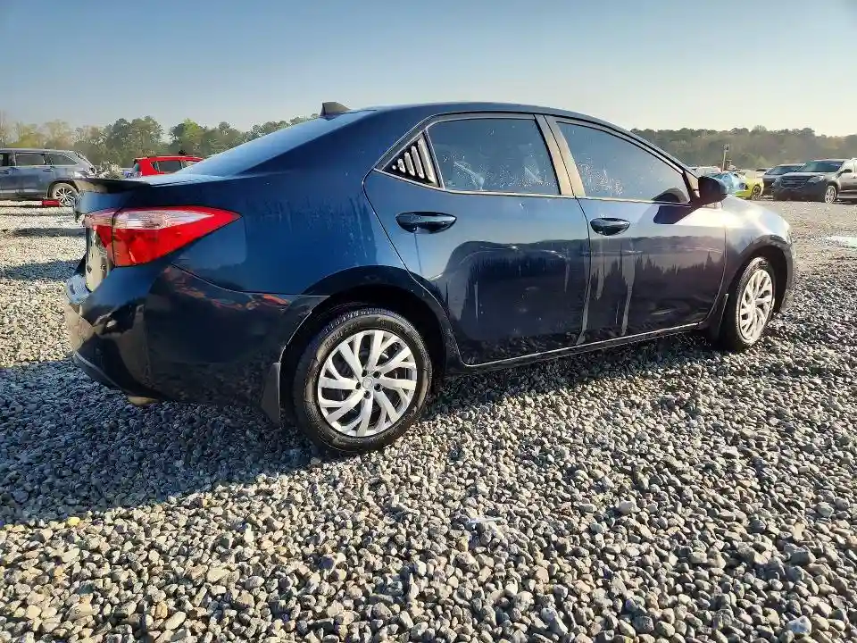 5YFBURHE8JP782038 2018 TOYOTA COROLLA-2