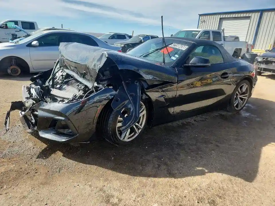 WBAHF3C02TWY49785 2026 BMW Z4-0
